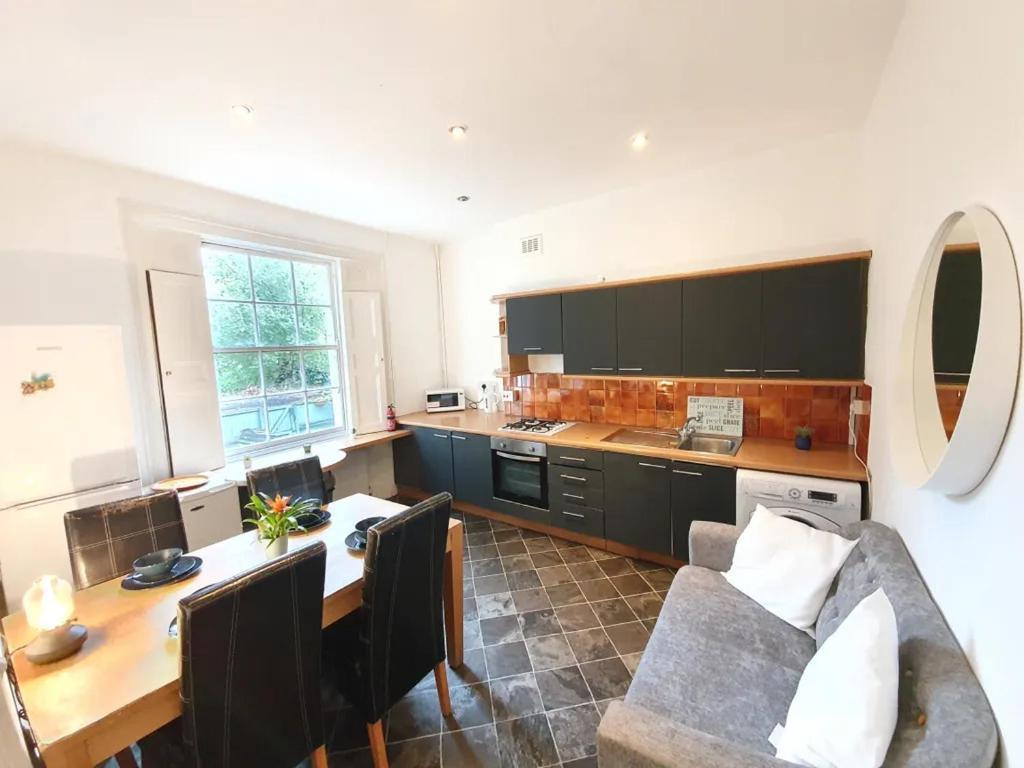 Casa de férias 5 Bedrooms House In King's Cross Londres
